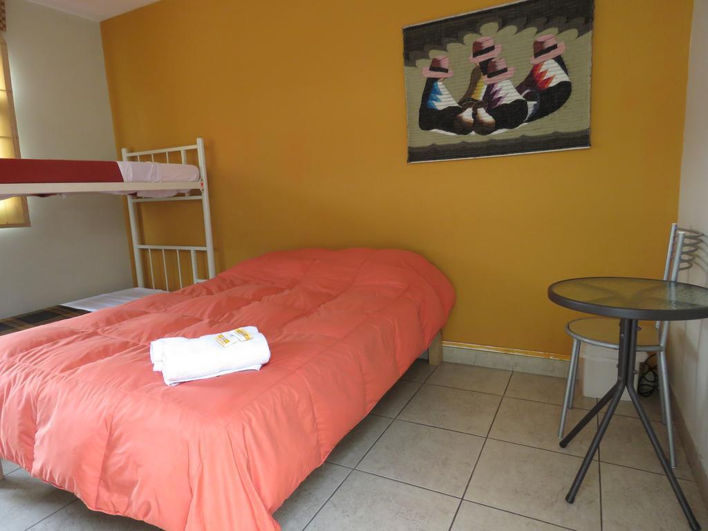 Casa Hualpa Hostel Lima Zewnętrze zdjęcie
